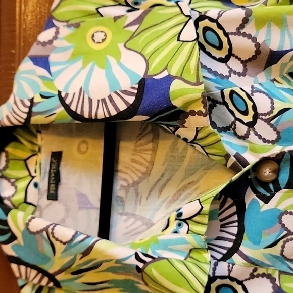 For Cynthia-Linen/Viscose large collared 3/4 sleeved print jkt. Medium. - Picture 3 of 11